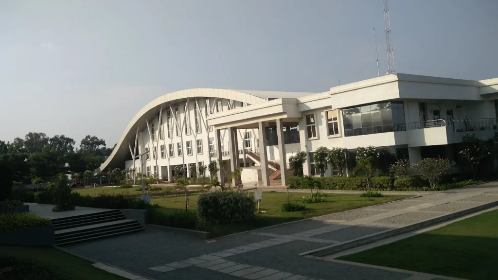 Oakridge International School